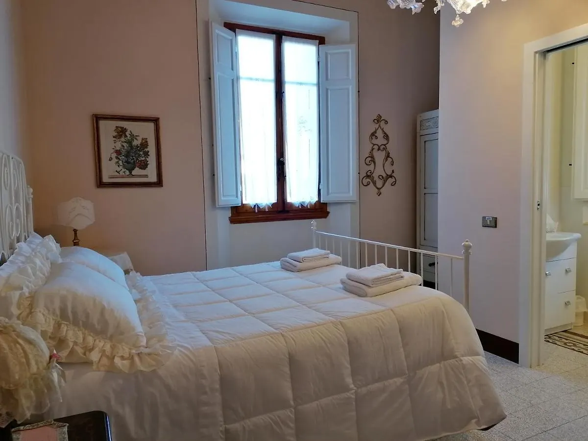 Cosetta Guest House Чертальдо