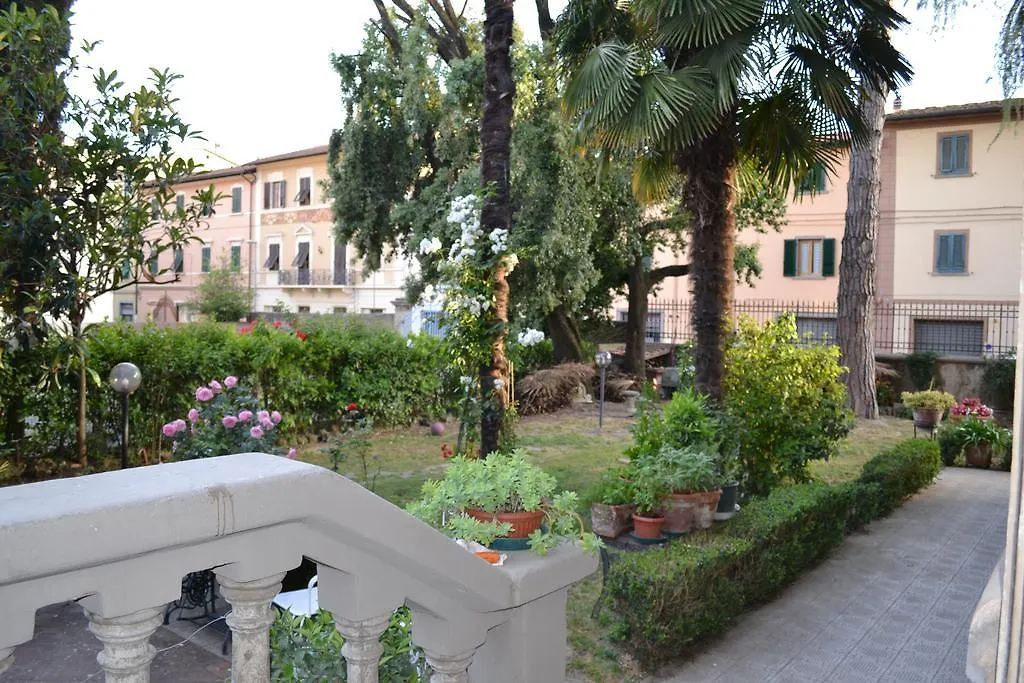 Cosetta Guest House Чертальдо
