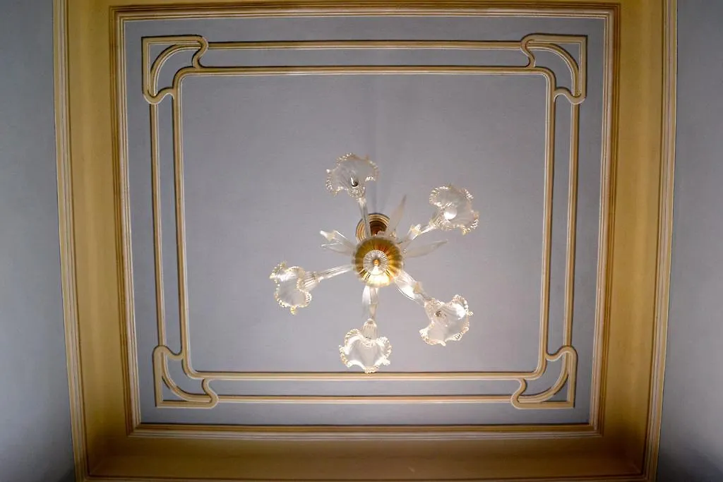 Cosetta Guest House Чертальдо