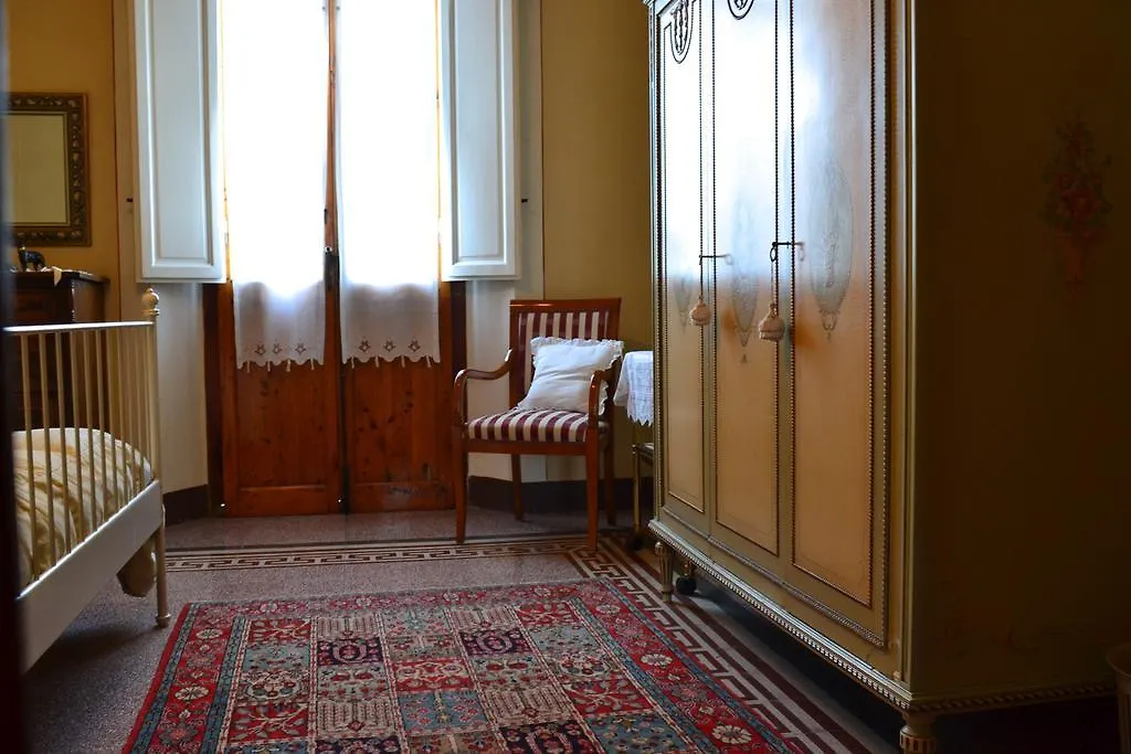 Cosetta Guest House Чертальдо