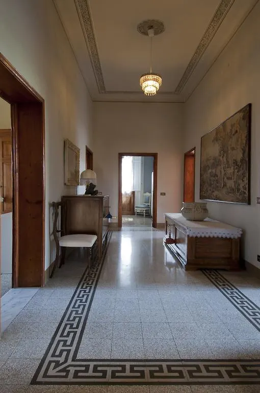 Cosetta Guest House Чертальдо Италия