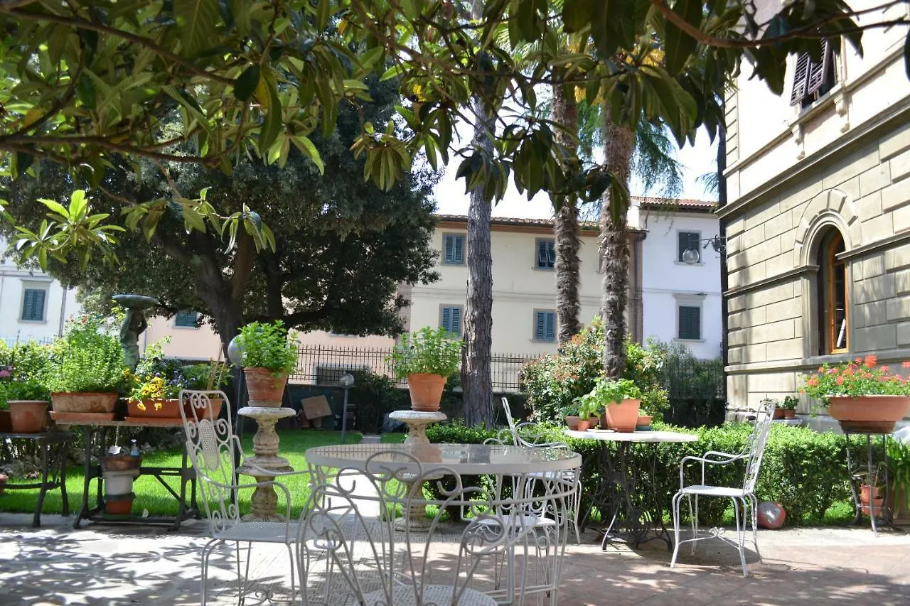 Cosetta Guest House Чертальдо